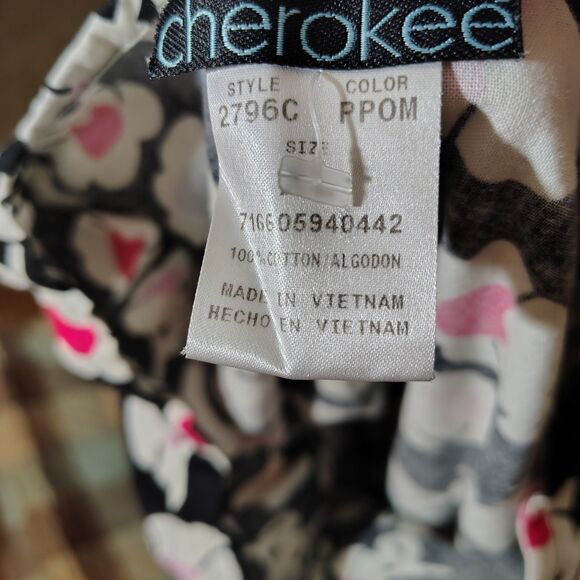 Cherokee Womens Scrub Top Size XL RN#93643 White Cherry floral Black Pink - Picture 6 of 8